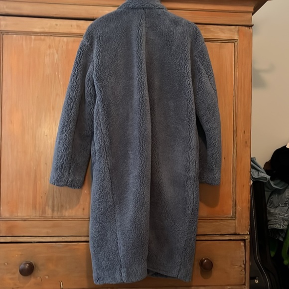 NWT Blue Teddy coat by the Gap - Picture 3 of 3